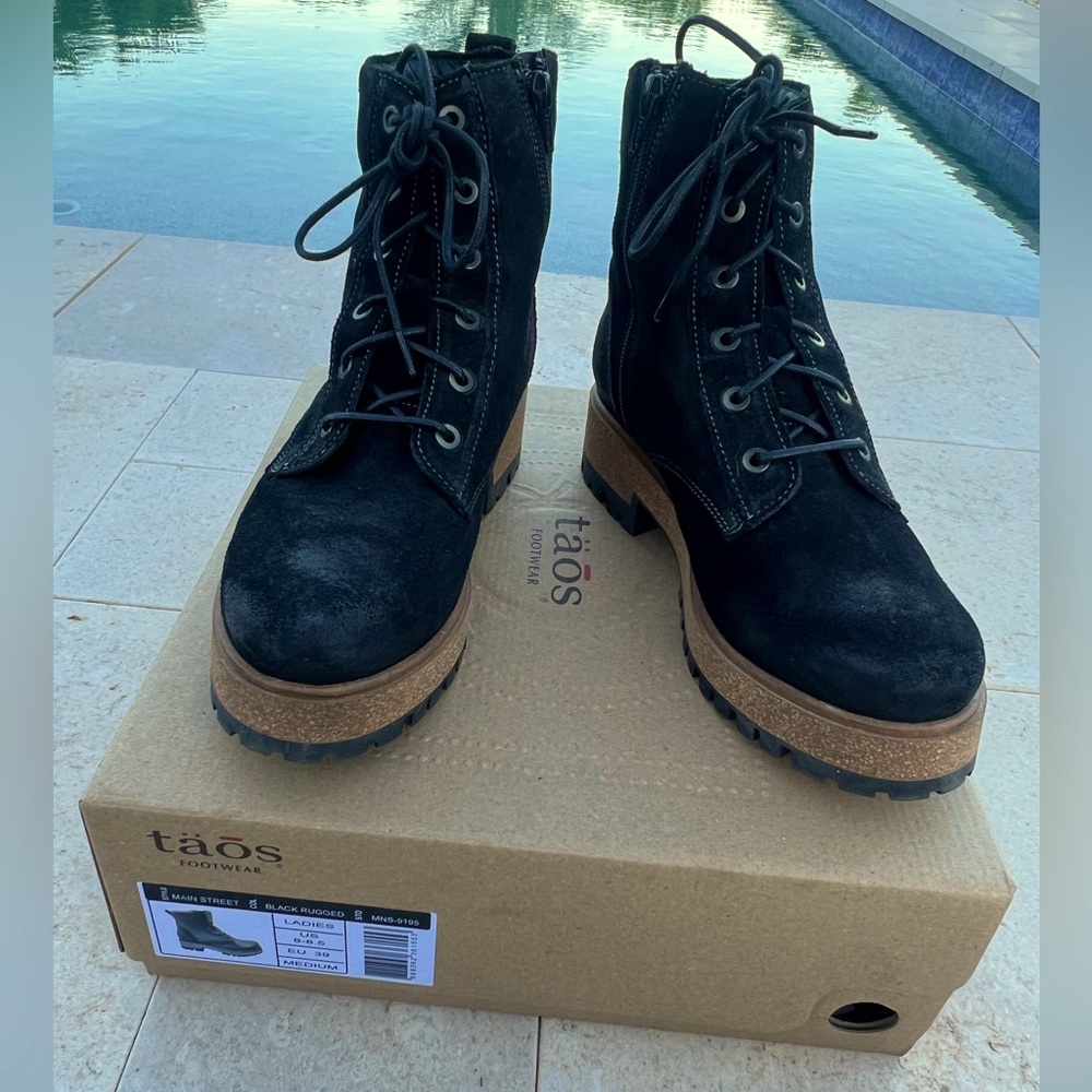 Taos Footwear Black Rugged Boots